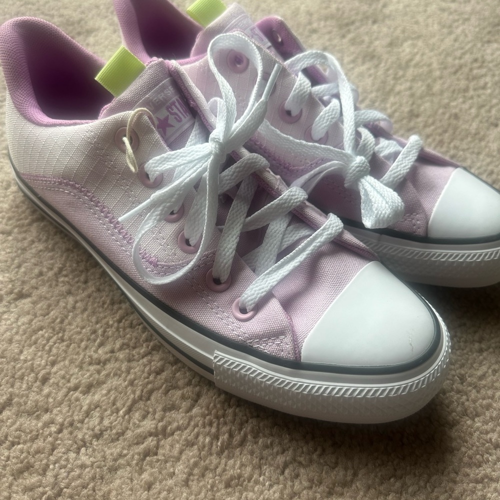 Chuck Taylor All Star Low Top Sneaker in Pink 8 New - Picture 3 of 9